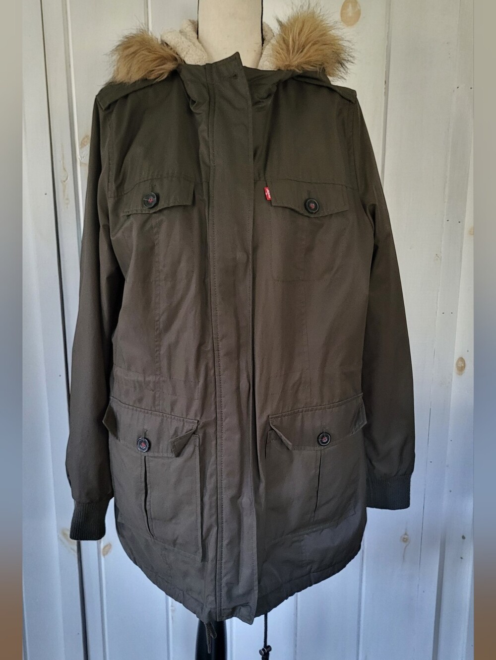 Levi’s Faux Fur Hooded Shetpa Lined Parka Coat In Army Green